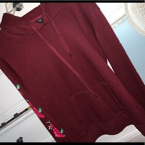 Long sleeve maroon sweatshirt